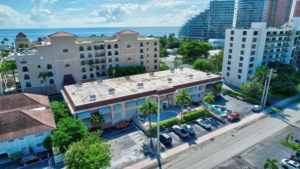 2400 NE 33rd Avenue Fort Lauderdale FL 33305