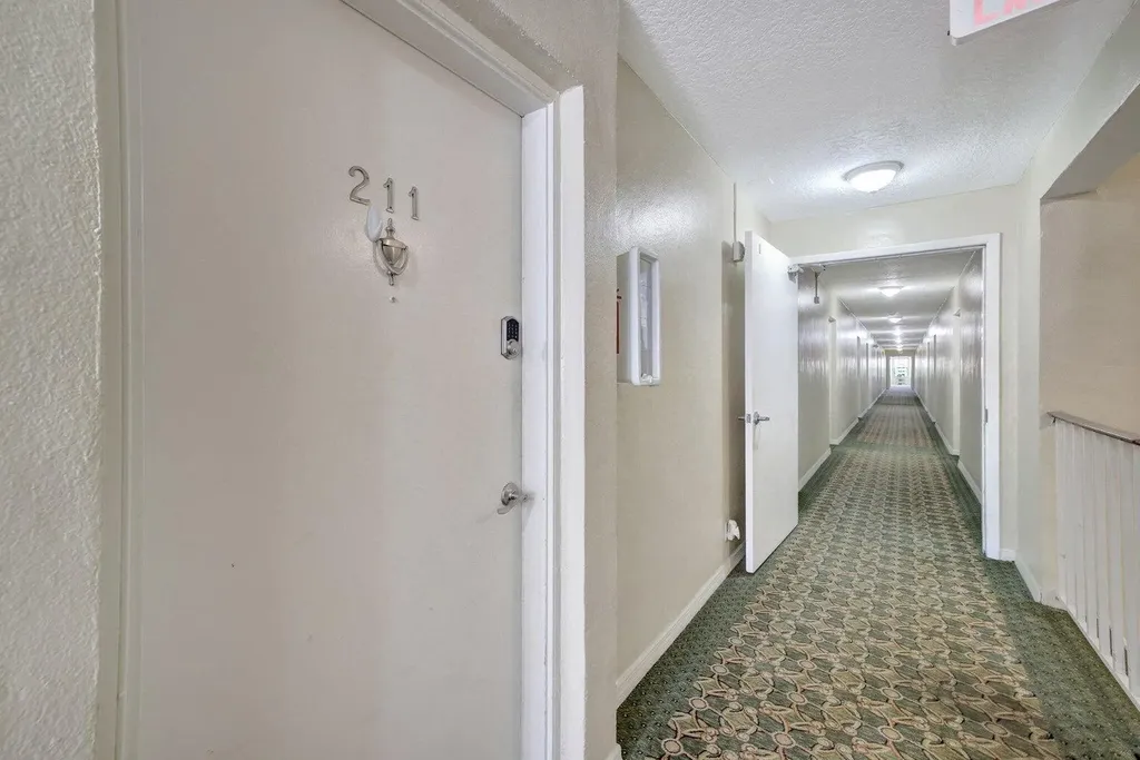 2400 NE 33rd Avenue Fort Lauderdale FL 33305