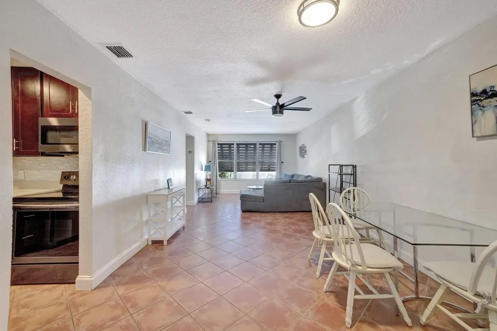 2400 NE 33rd Avenue Fort Lauderdale FL 33305