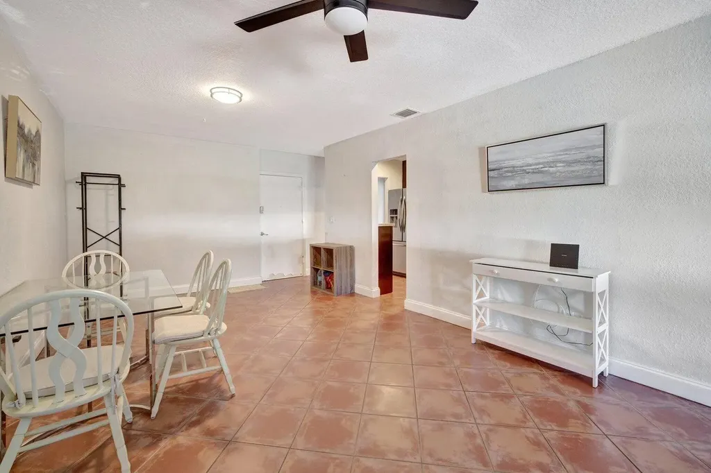 2400 NE 33rd Avenue Fort Lauderdale FL 33305