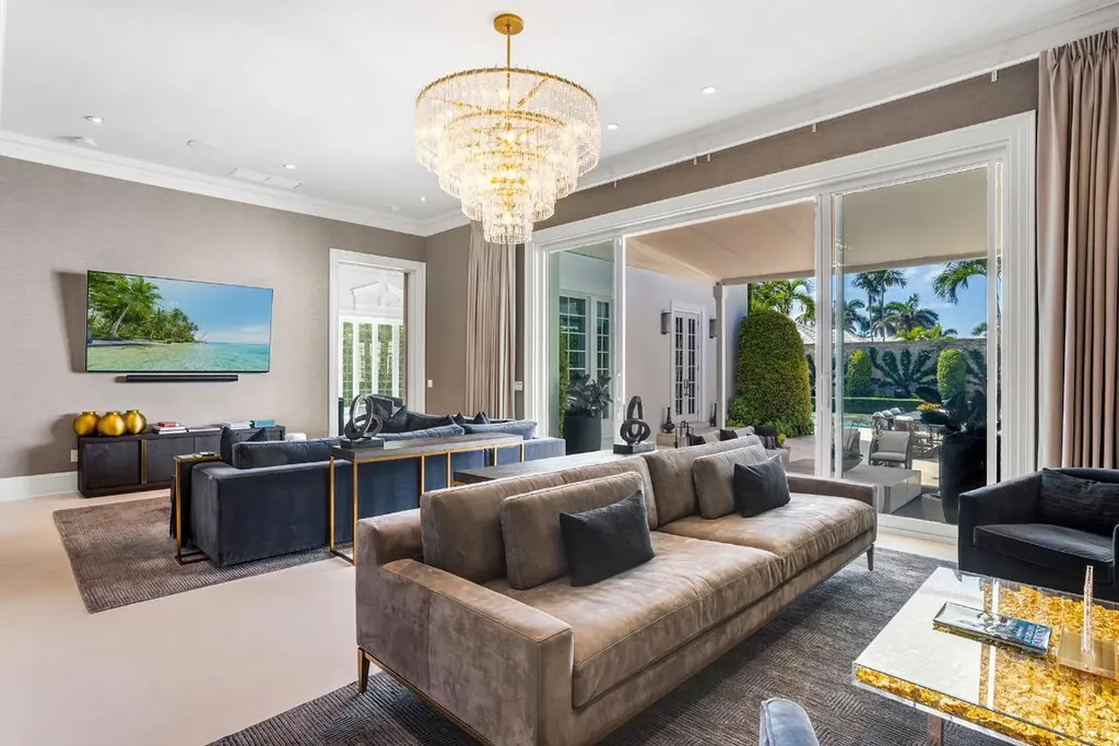 134 Casa Bendita Palm Beach FL 33480