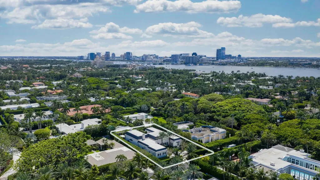 134 Casa Bendita Palm Beach FL 33480