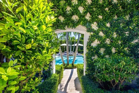 134 Casa Bendita Palm Beach FL 33480