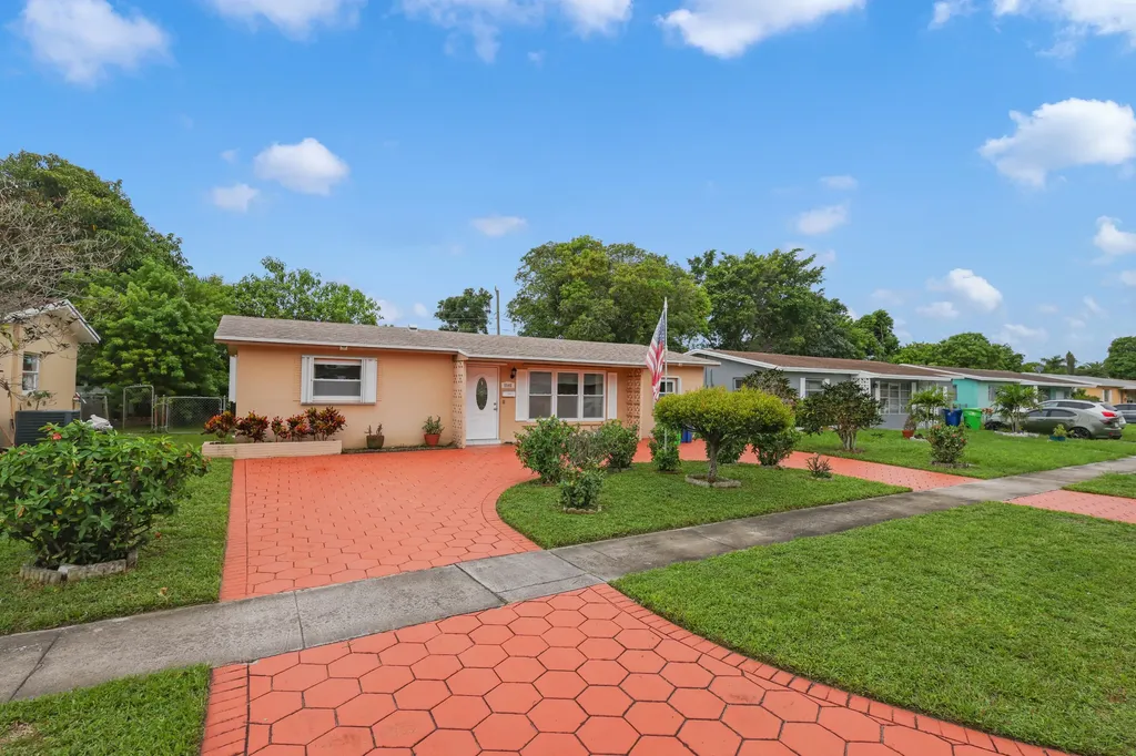 5946 NW 16th Court Sunrise FL 33313