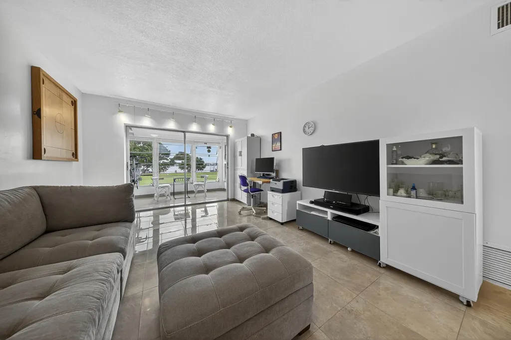 251 S Golf Boulevard Pompano Beach FL 33064