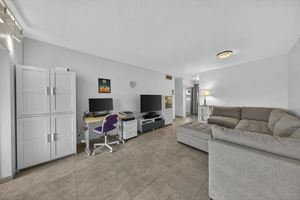 251 S Golf Boulevard Pompano Beach FL 33064