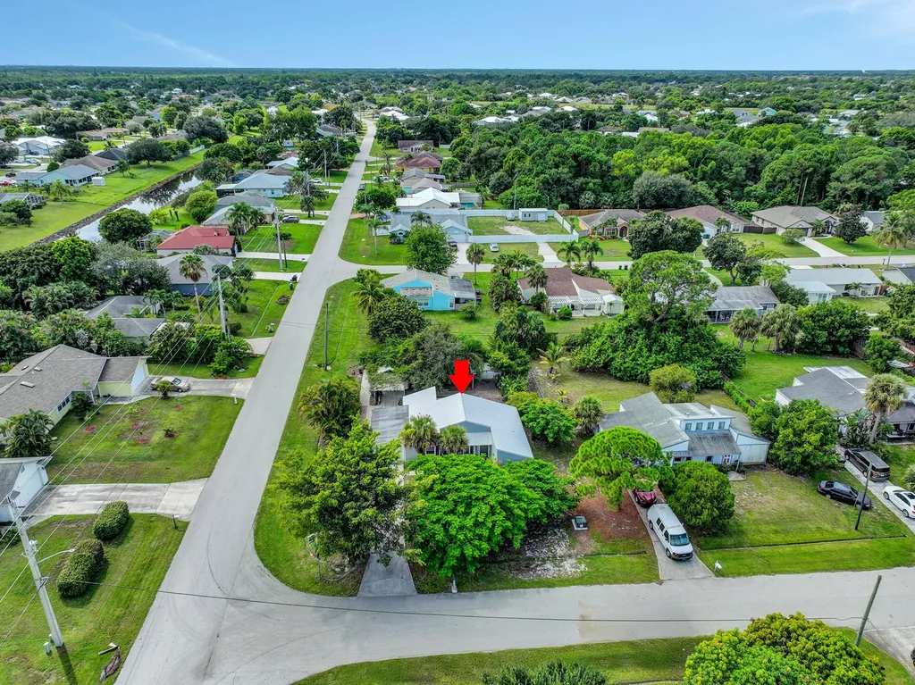 502 SW Banks Terrace Port St Lucie FL 34953