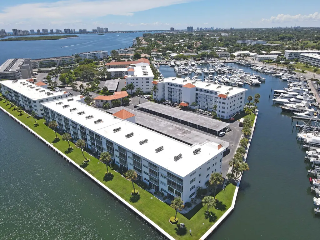 20 Yacht Club Drive North Palm Beach FL 33408