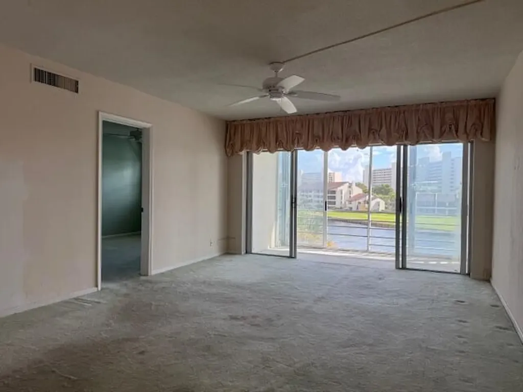 20 Yacht Club Drive North Palm Beach FL 33408