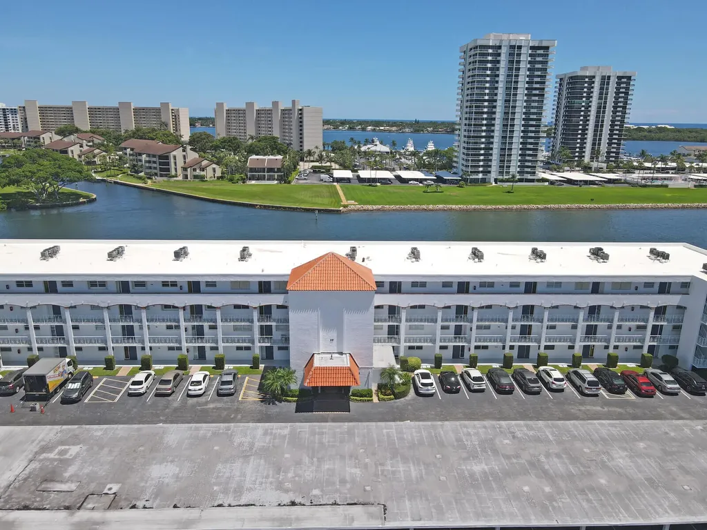 20 Yacht Club Drive North Palm Beach FL 33408