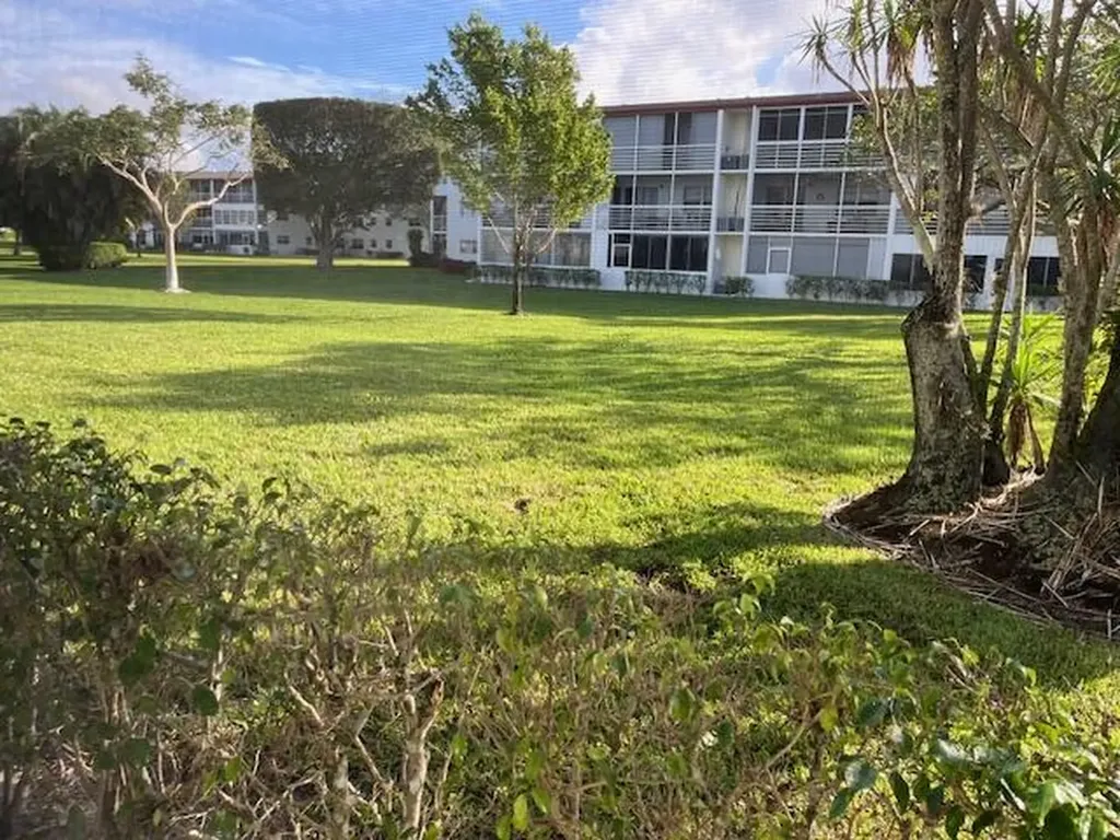 266 Brighton G Boca Raton FL 33434