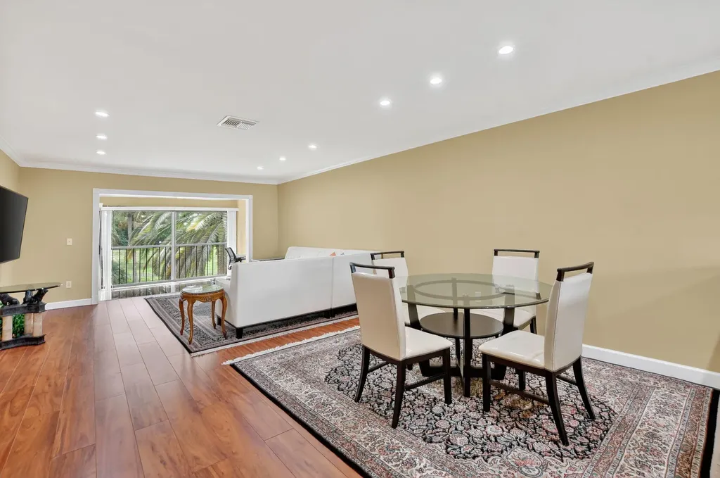 9268 Vista Del Lago Boca Raton FL 33428