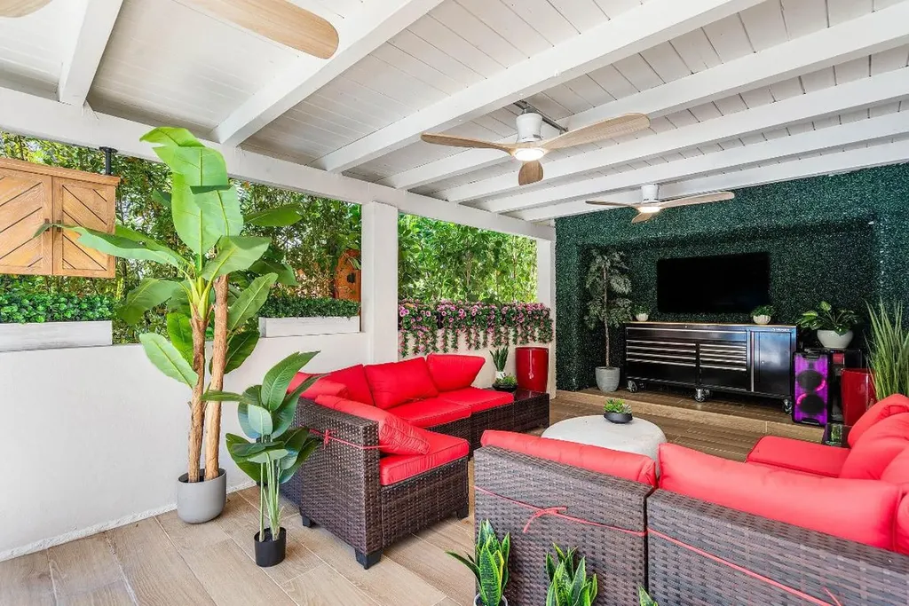2041 NE 30th Street Fort Lauderdale FL 33306
