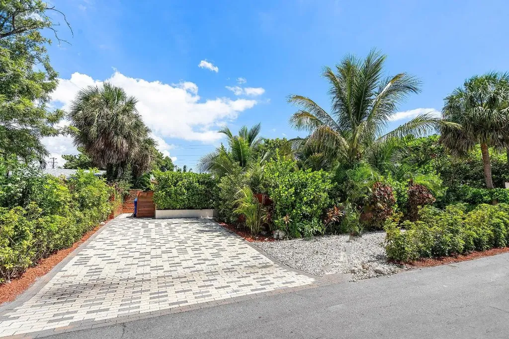 2041 NE 30th Street Fort Lauderdale FL 33306