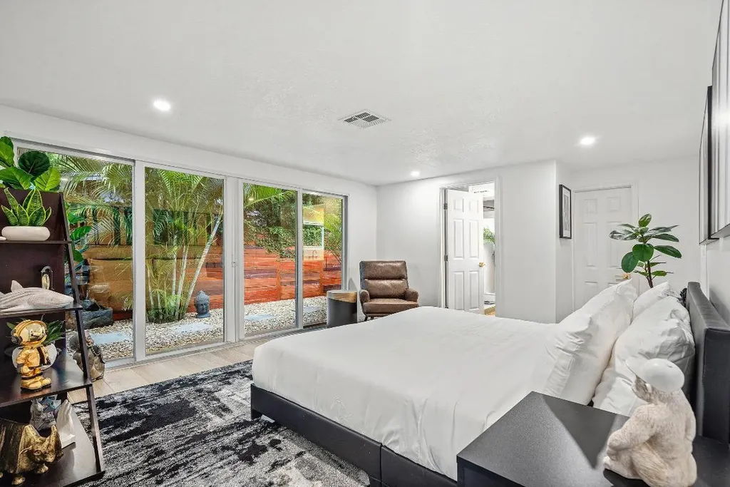 2041 NE 30th Street Fort Lauderdale FL 33306