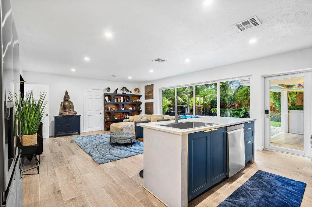 2041 NE 30th Street Fort Lauderdale FL 33306