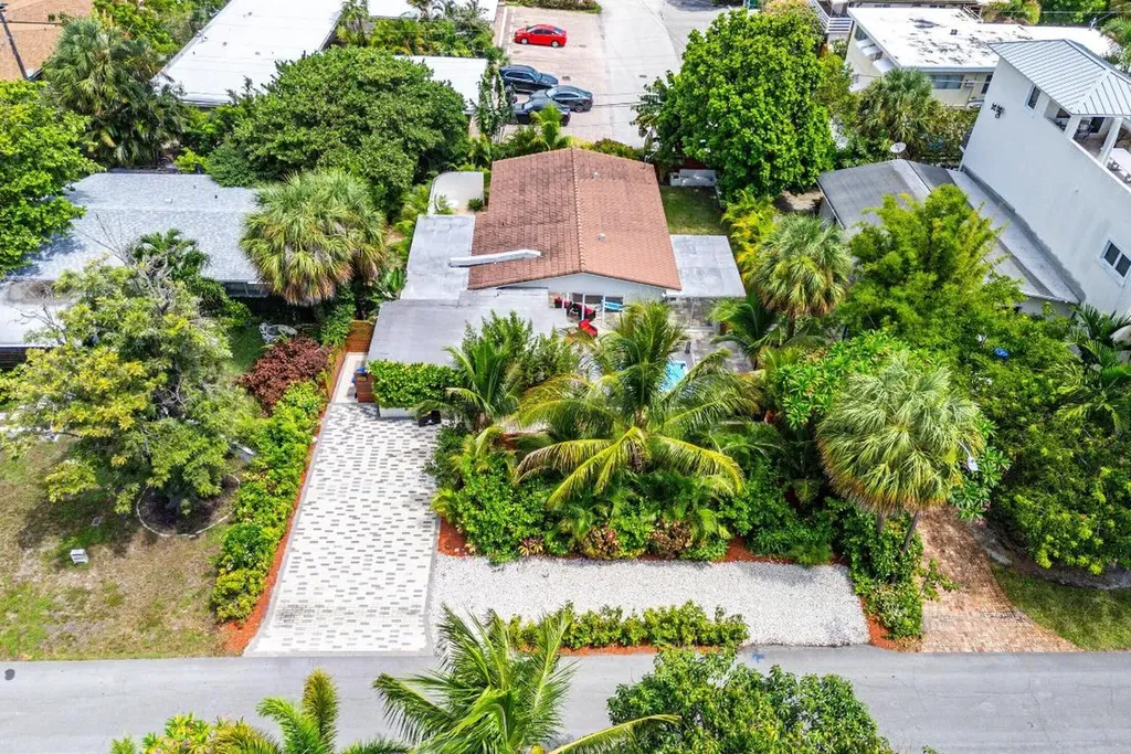 2041 NE 30th Street Fort Lauderdale FL 33306