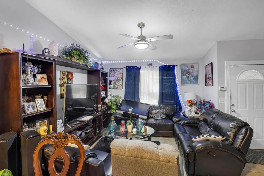 5372 Woodland Drive Delray Beach FL 33484