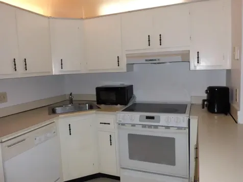 121 Lake Pine Circle Greenacres FL 33463