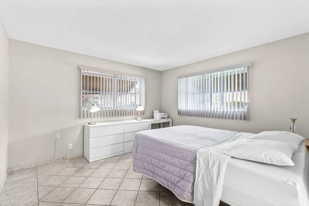 2191 NE 1st Court Boynton Beach FL 33435