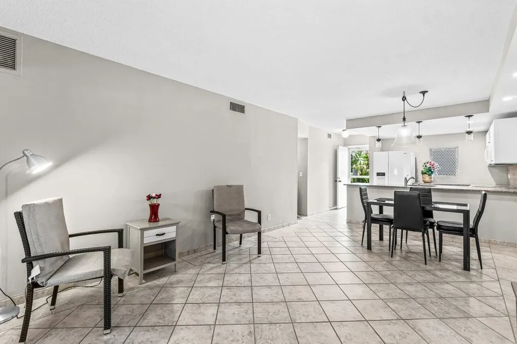 2191 NE 1st Court Boynton Beach FL 33435