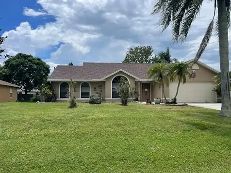 618 SE Streamlet Avenue Port St Lucie FL 34983