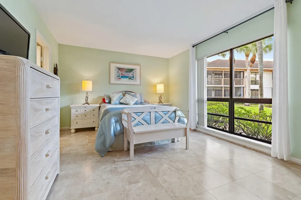 413 Brackenwood Lane S Palm Beach Gardens FL 33418