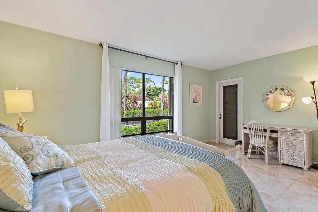 413 Brackenwood Lane S Palm Beach Gardens FL 33418