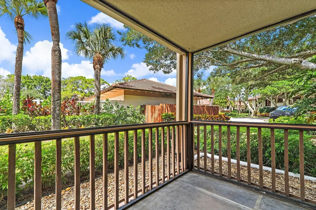 413 Brackenwood Lane S Palm Beach Gardens FL 33418