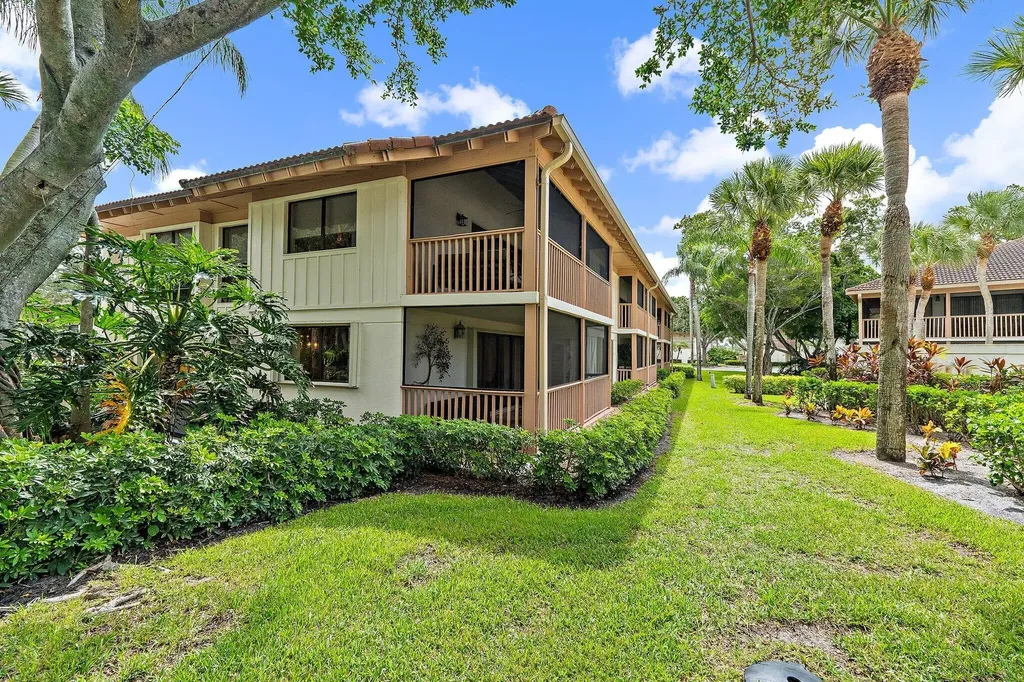 413 Brackenwood Lane S Palm Beach Gardens FL 33418