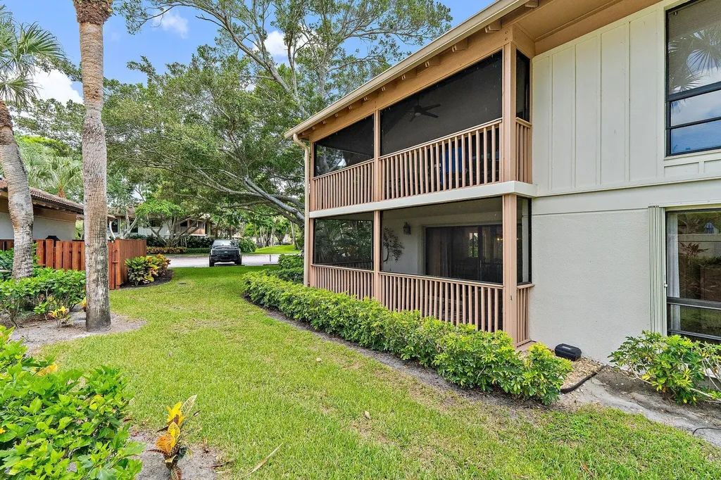 413 Brackenwood Lane S Palm Beach Gardens FL 33418