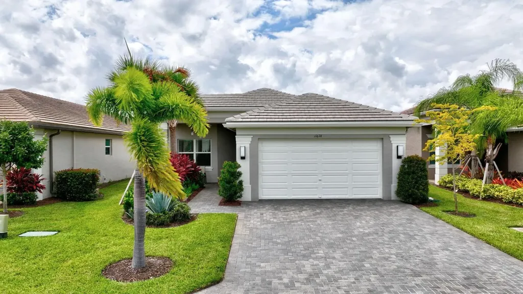 11674 SW Moon River Way Port St Lucie FL 34987