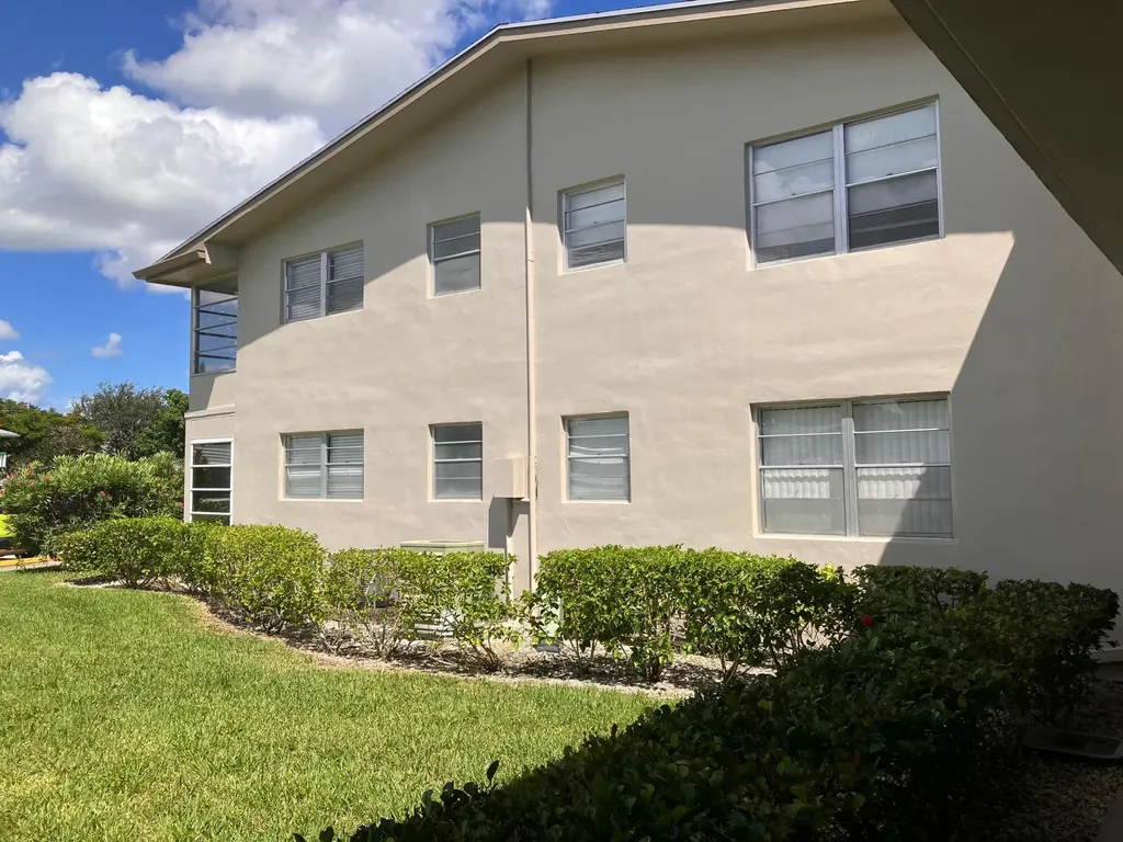 285 Northampton O West Palm Beach FL 33417