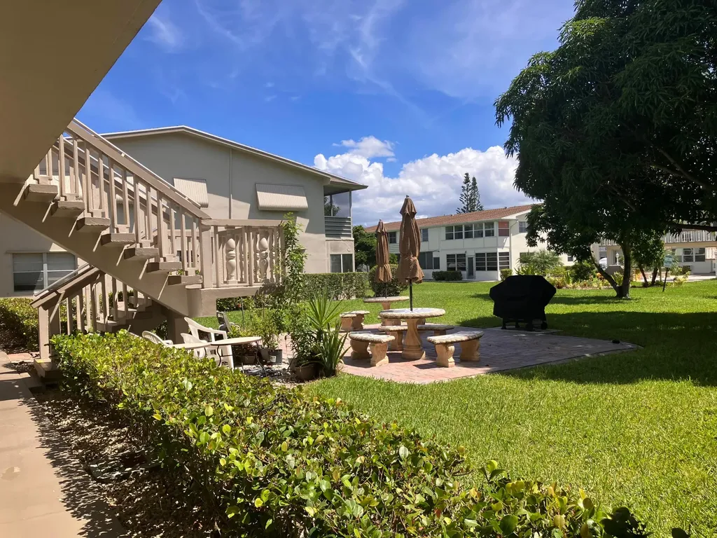 285 Northampton O West Palm Beach FL 33417