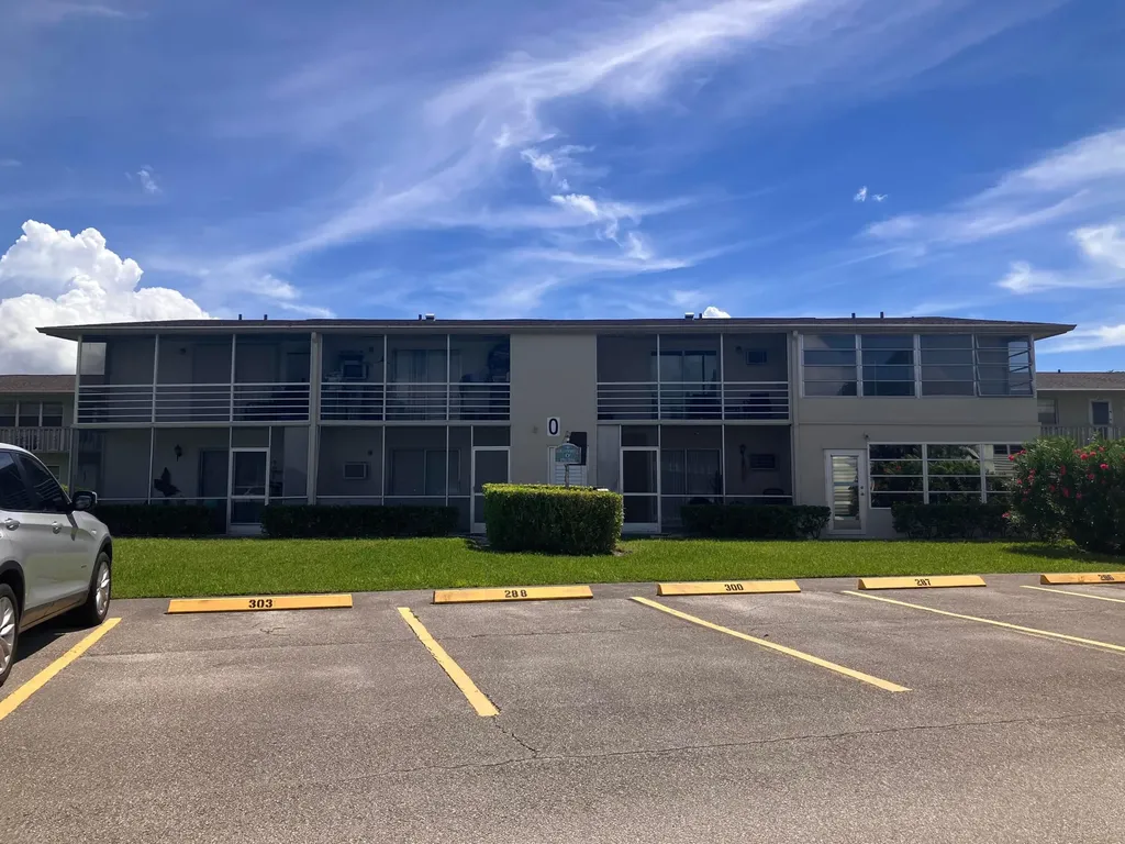 285 Northampton O West Palm Beach FL 33417