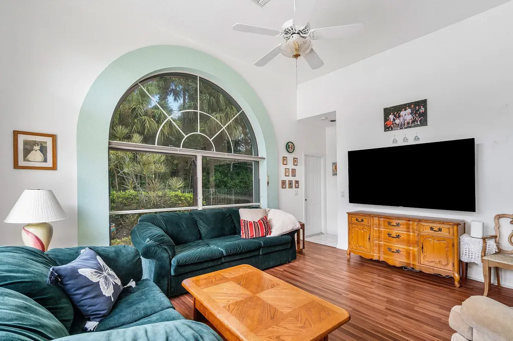 9043 Cypress Hollow Drive Palm Beach Gardens FL 33418