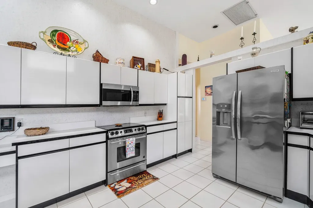 9043 Cypress Hollow Drive Palm Beach Gardens FL 33418
