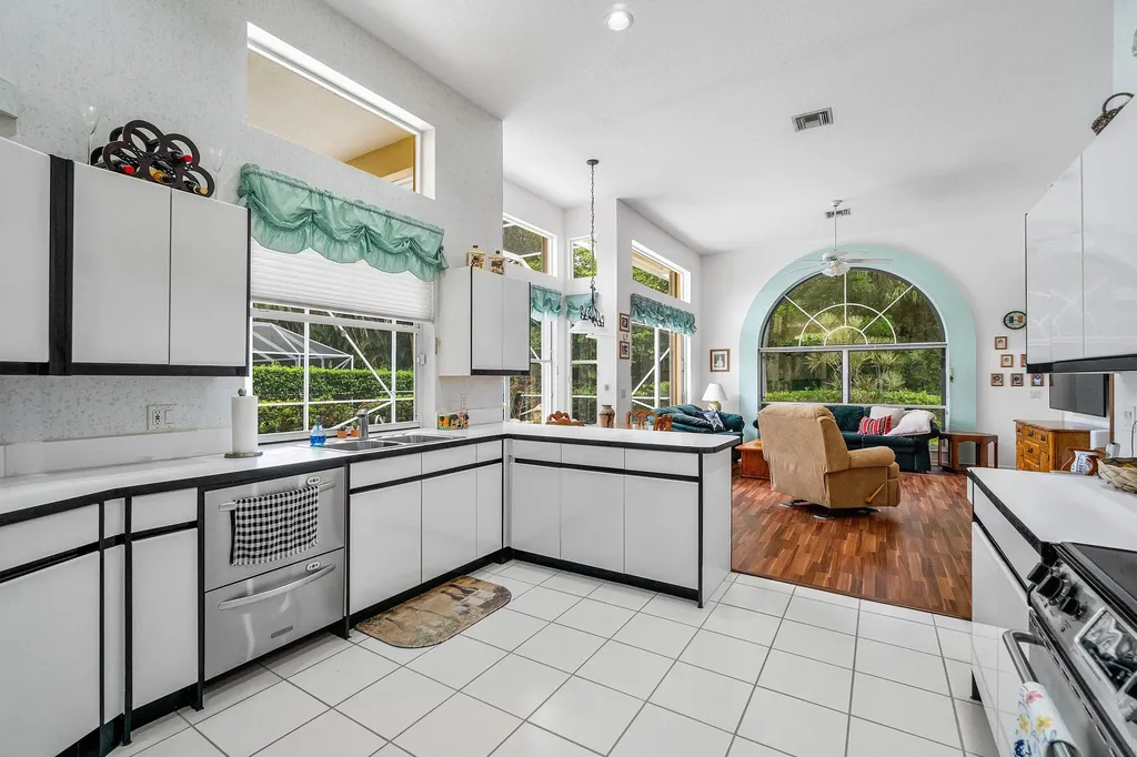 9043 Cypress Hollow Drive Palm Beach Gardens FL 33418