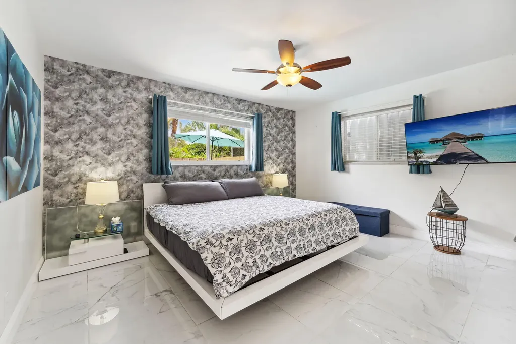 1243 Garfield Street Hollywood FL 33019