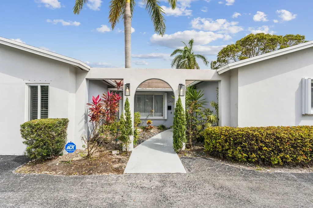1243 Garfield Street Hollywood FL 33019