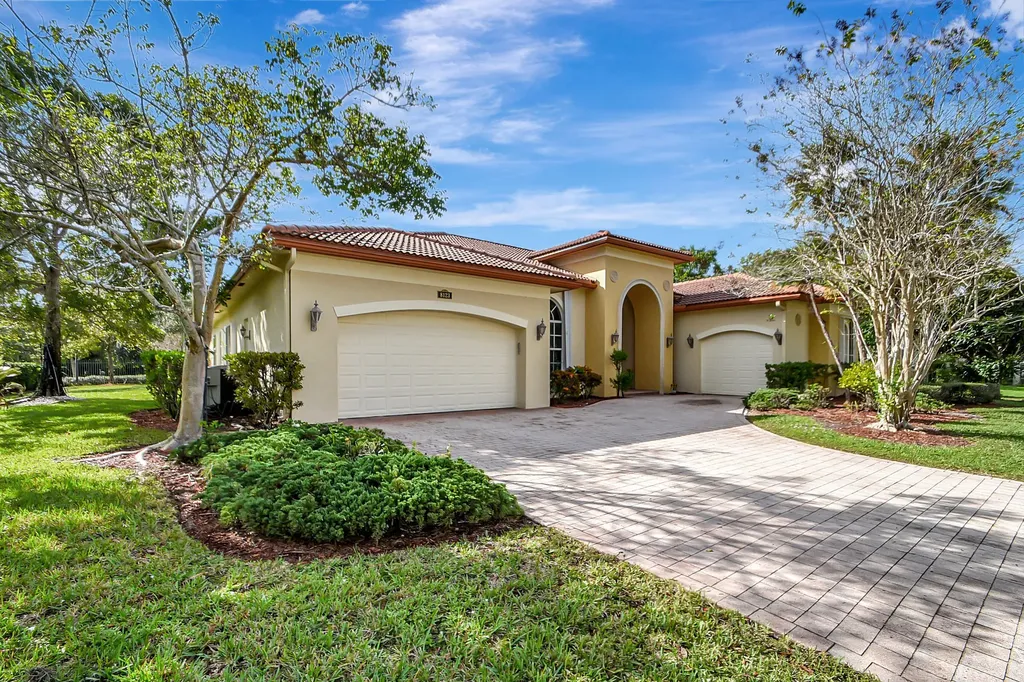 8123 Woodslanding Trail West Palm Beach FL 33411