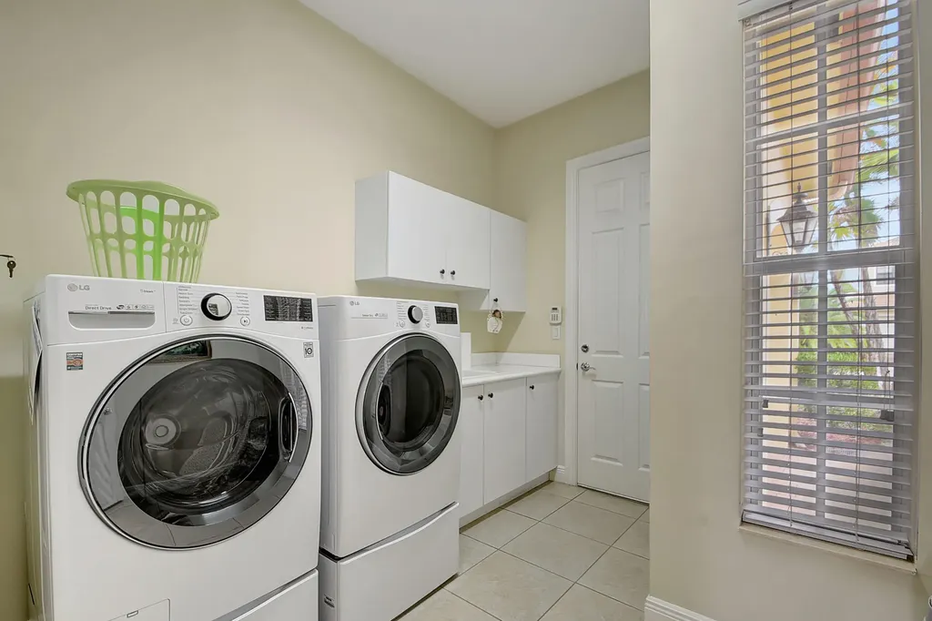 8123 Woodslanding Trail West Palm Beach FL 33411