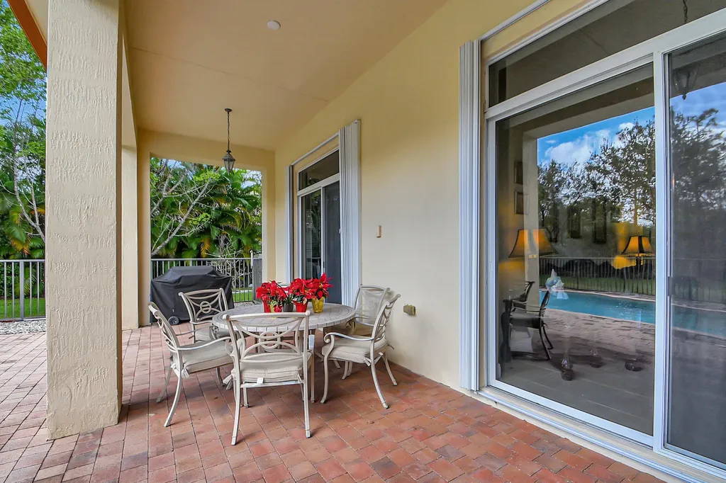 8123 Woodslanding Trail West Palm Beach FL 33411