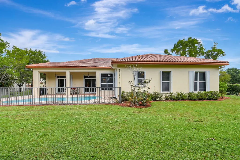 8123 Woodslanding Trail West Palm Beach FL 33411