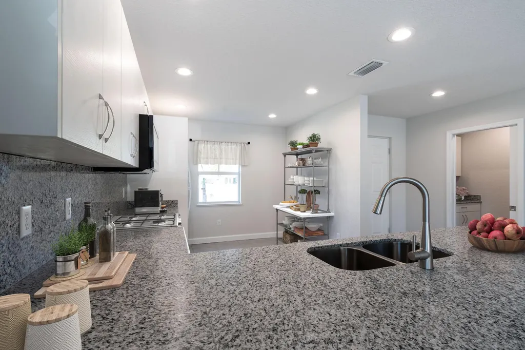 12 Los Gatos Lane Port St Lucie FL 34952