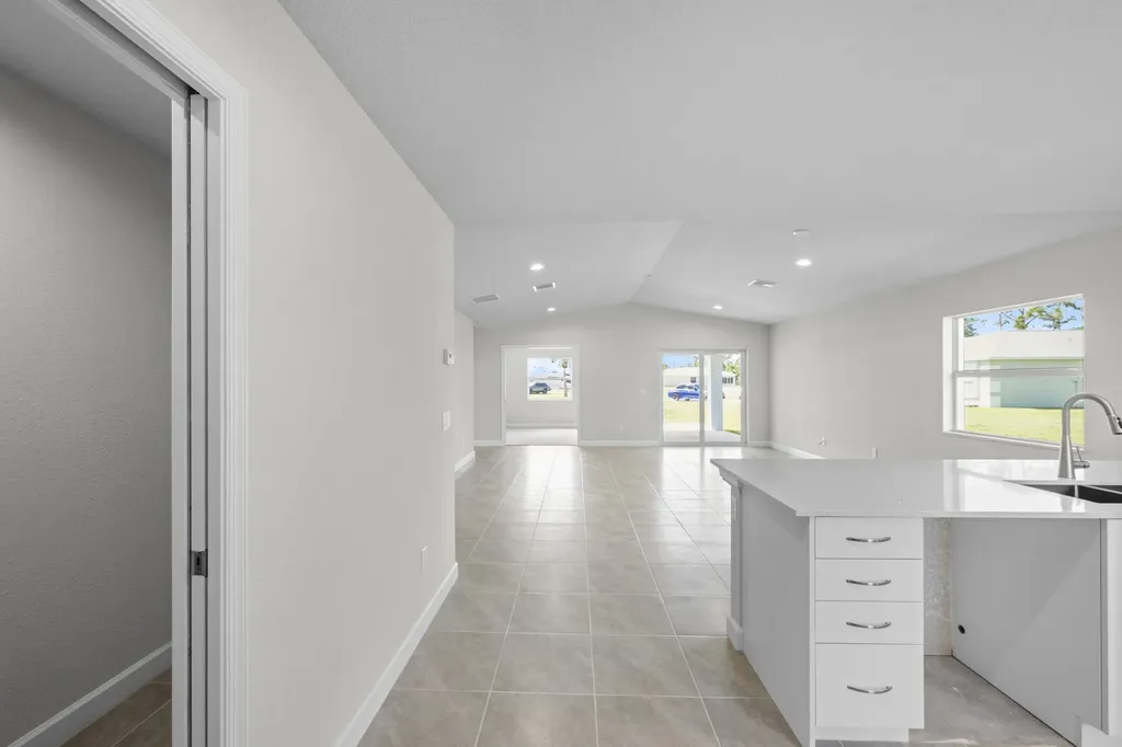 12 Los Gatos Lane Port St Lucie FL 34952