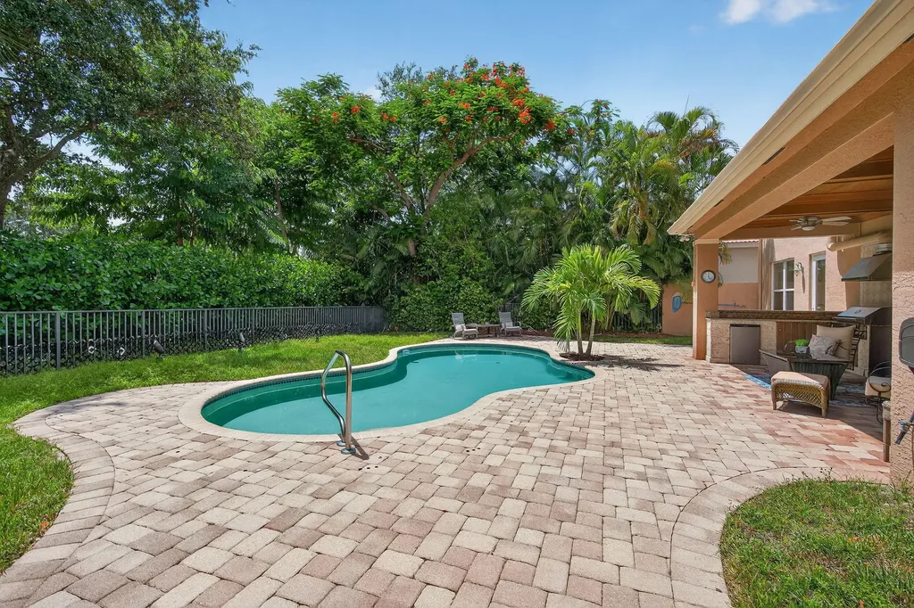 247 Sedona Way Palm Beach Gardens FL 33418