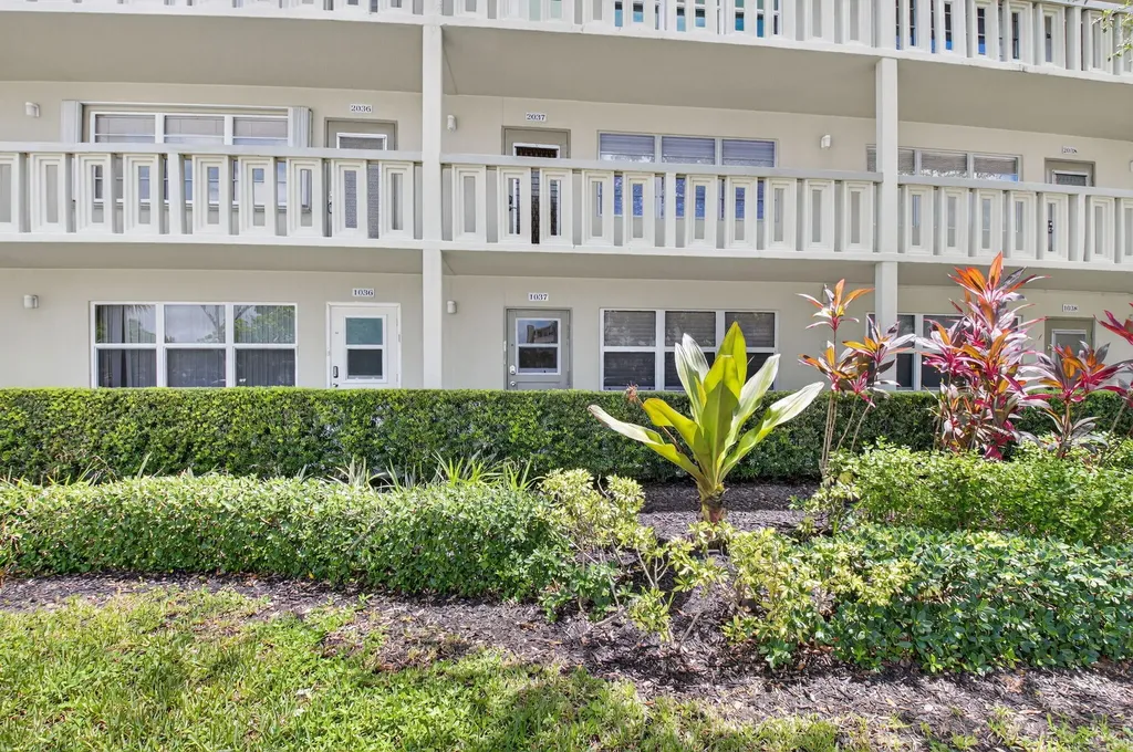 1037 Berkshire B Deerfield Beach FL 33442