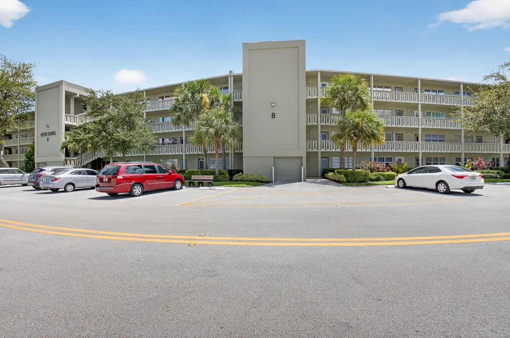 1037 Berkshire B Deerfield Beach FL 33442