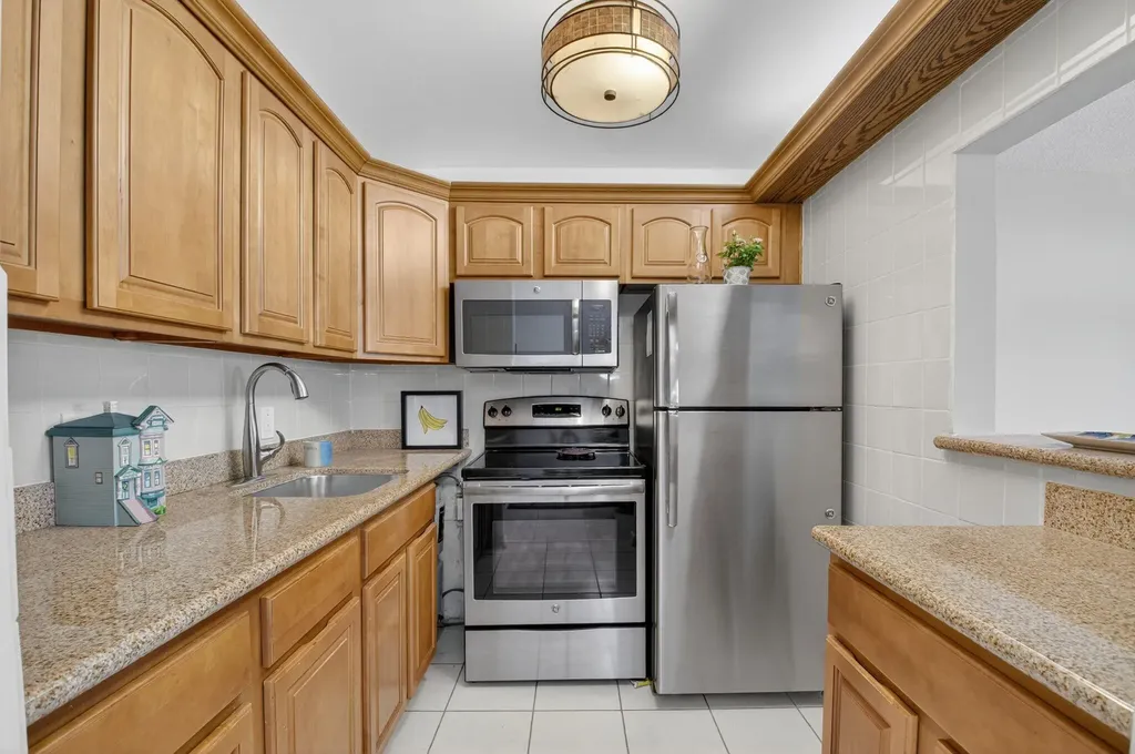 1037 Berkshire B Deerfield Beach FL 33442